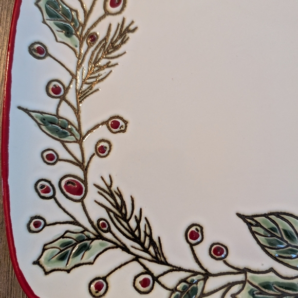 InHomeStylez Christmas Holly Berry Etched Square Dinner Plates (2) - Picture 13 of 16